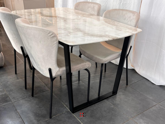 Table à manger Lola (Pied noir)